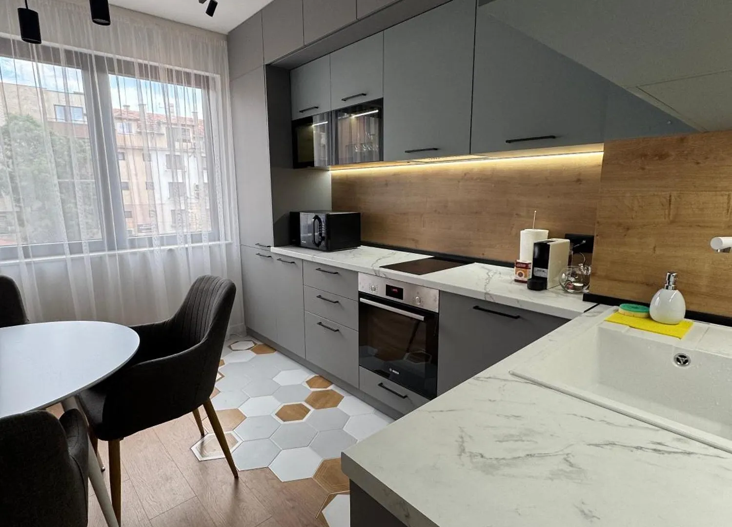 Desire Luxury Apartment With Private Garage 瓦爾納