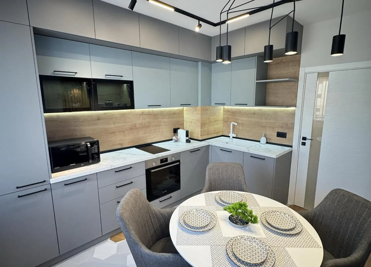 Desire Luxury Apartment With Private Garage 瓦爾納