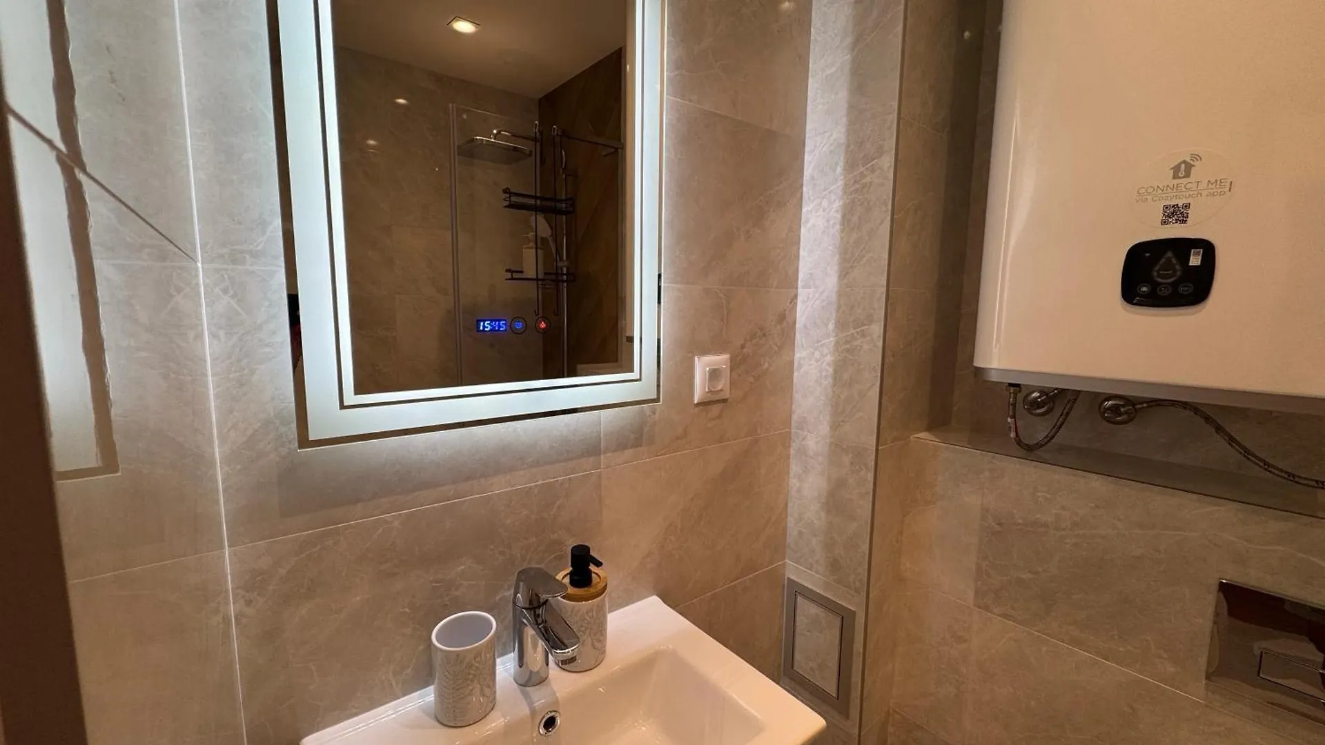 Desire Luxury Apartment With Private Garage 瓦爾納