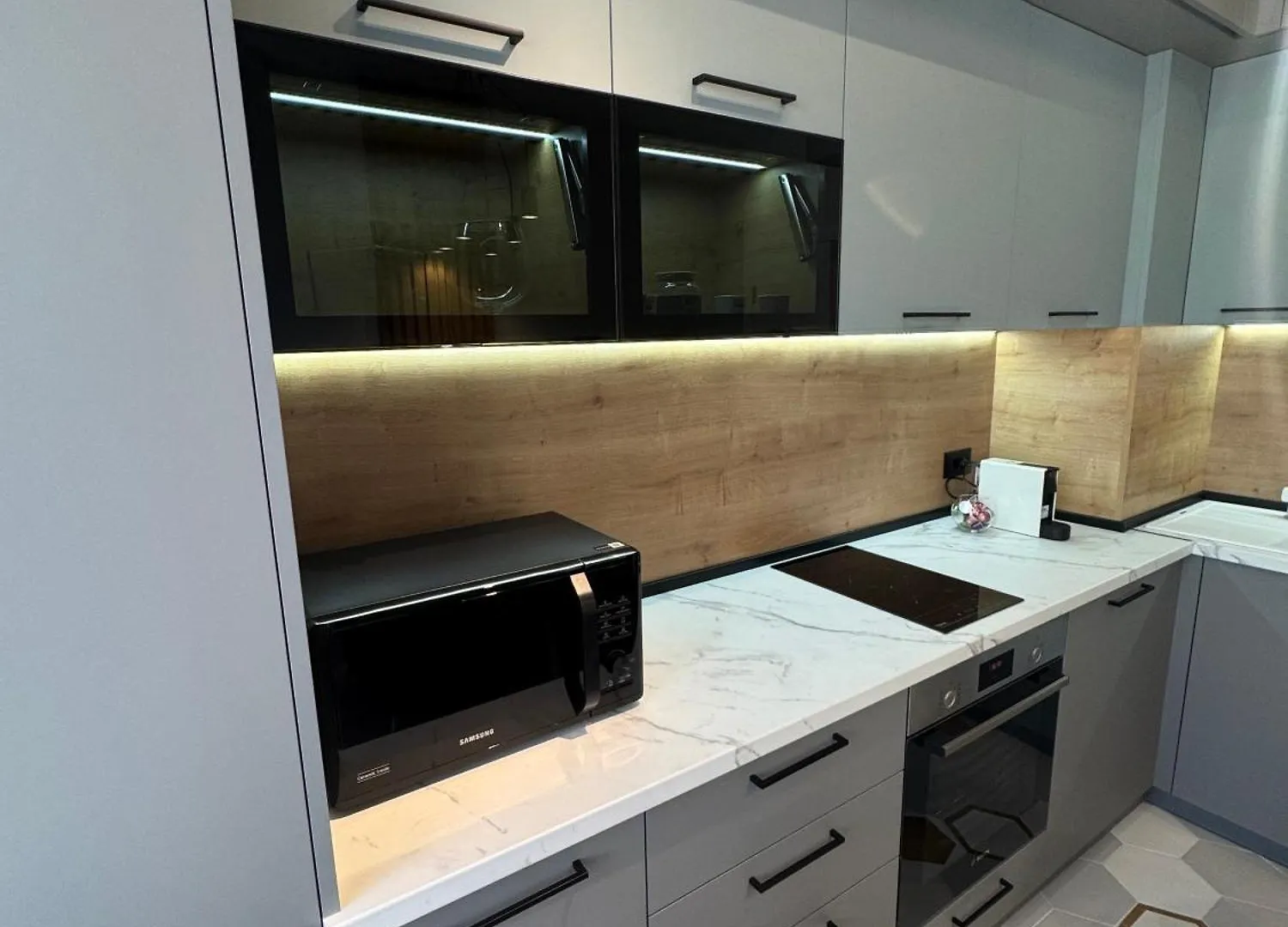 Desire Luxury Apartment With Private Garage 瓦爾納