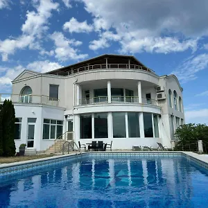 Otel Quartz Briz, Varna